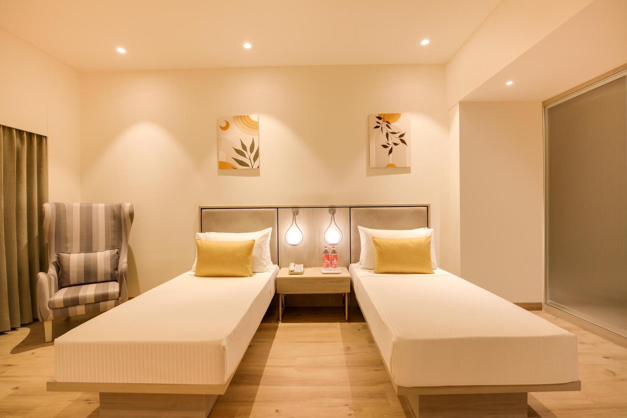 Lemon Tree Hotel, Jamnagar Jāmnagar Exteriör bild