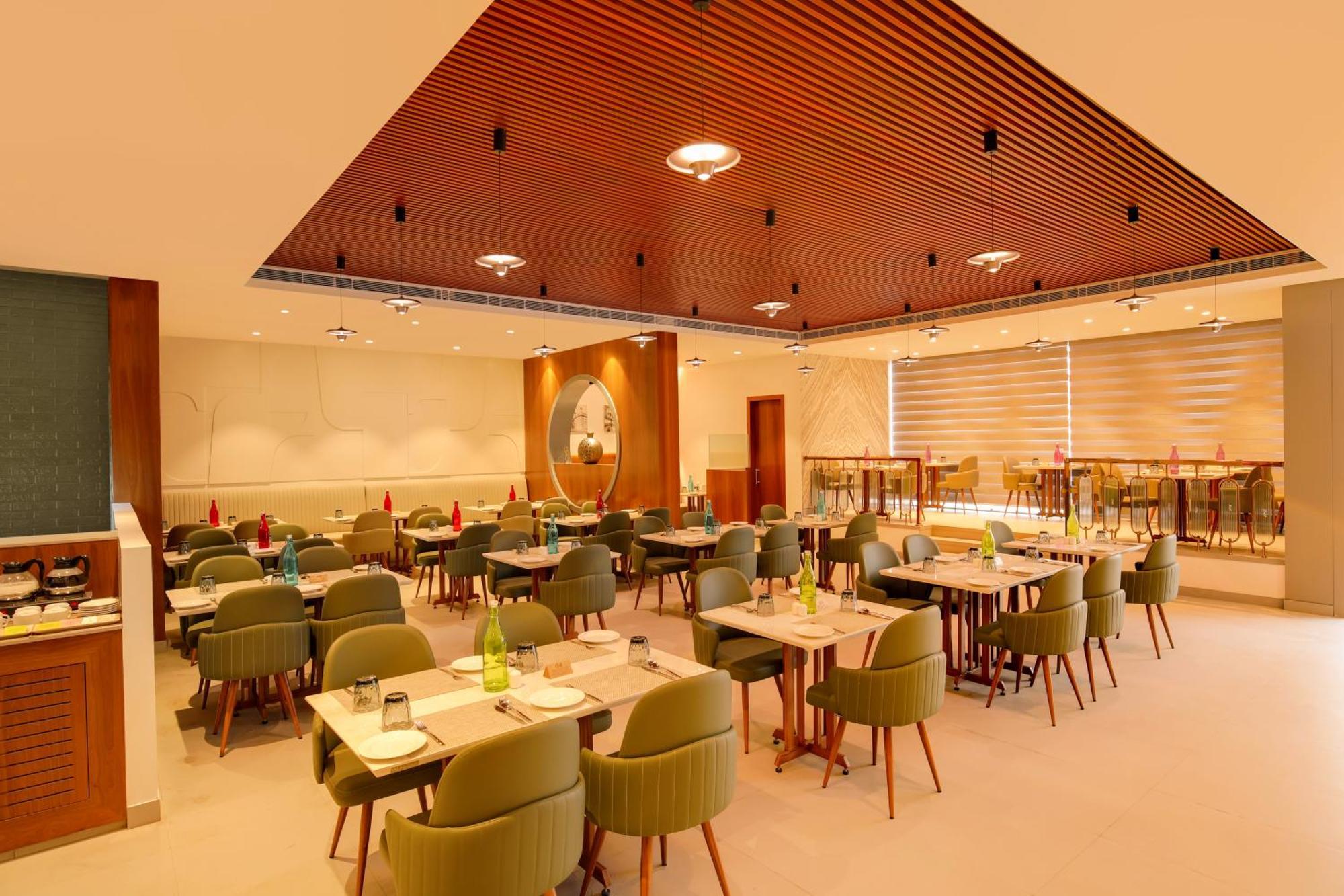 Lemon Tree Hotel, Jamnagar Jāmnagar Exteriör bild
