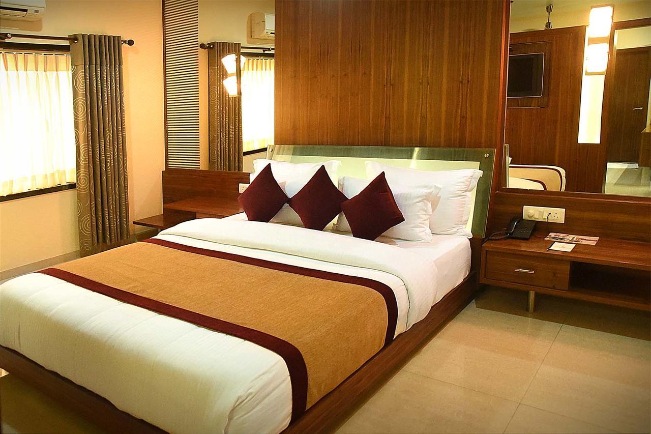 Lemon Tree Hotel, Jamnagar Jāmnagar Exteriör bild